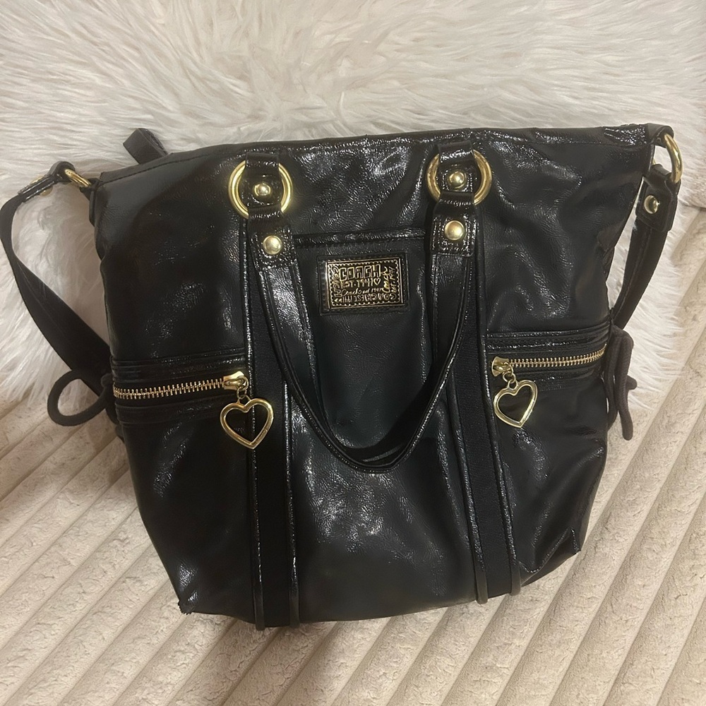 Vintage Coach Poppy Daisy Liquid Gloss Black Patent Leather Shoulder Bag